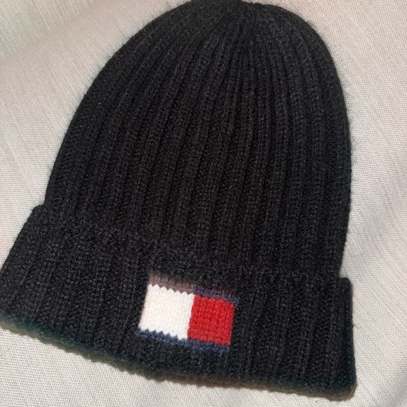 Tommy Hilfiger knit beanie - Picture 2 of 3
